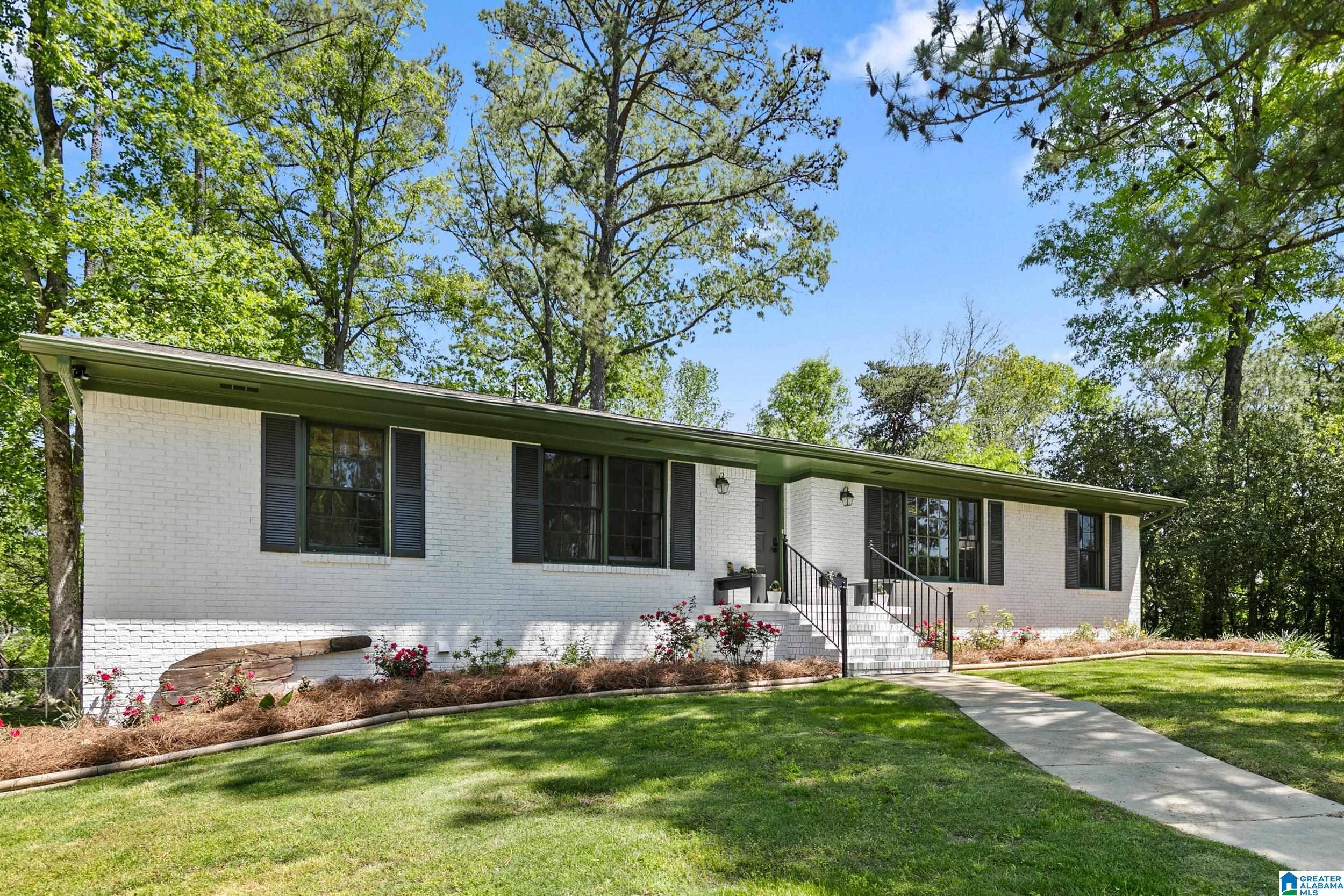 1130 CAMELOT CIRCLE, Hoover, AL 35226