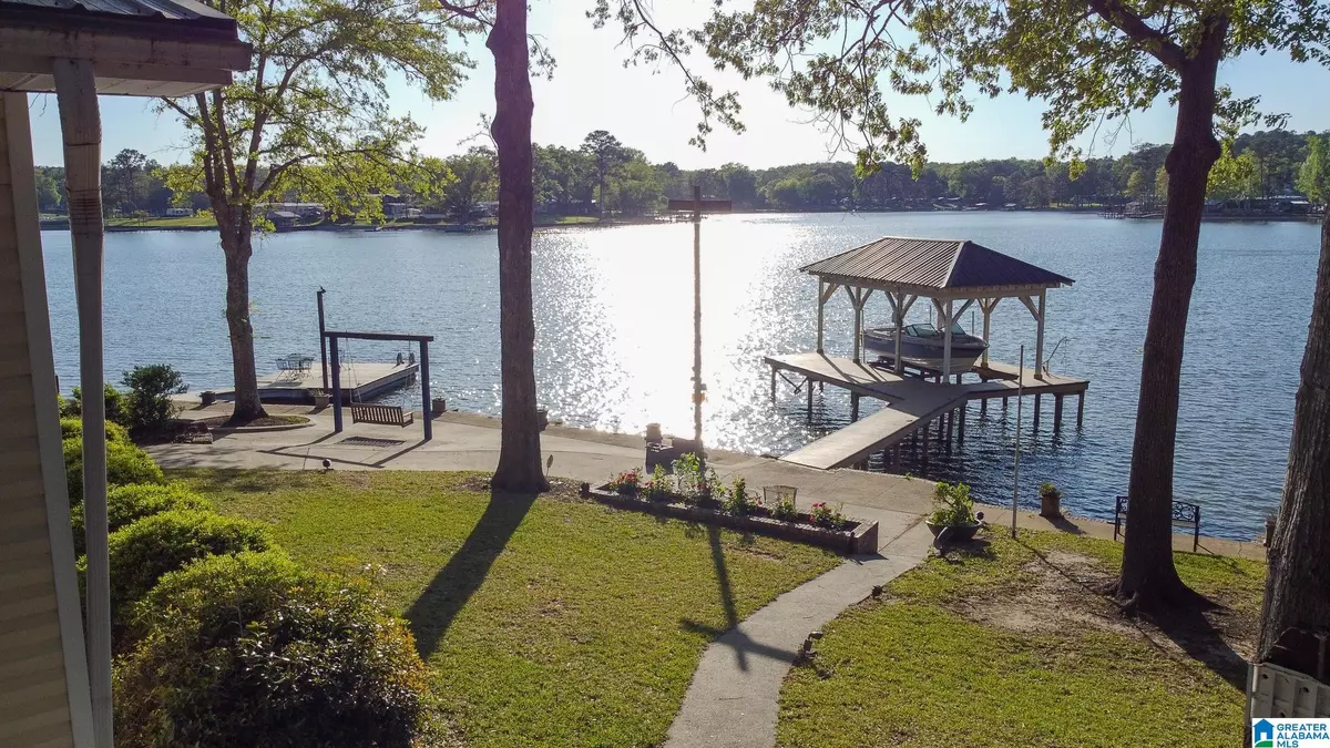 Cropwell, AL 35054,425 RABBIT POINT ROAD