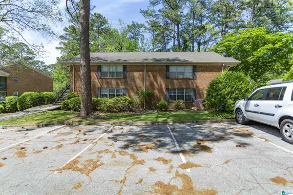 Vestavia Hills, AL 35216,2097 MONTREAT CIRCLE #2097