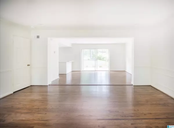 Vestavia Hills, AL 35216,3321 SHALLOWFORD ROAD