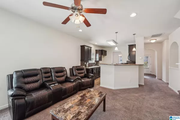 Leeds, AL 35094,629 JOHNNYS COVE