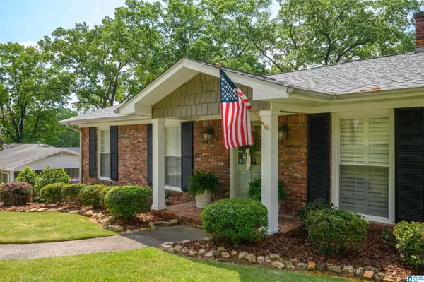 Vestavia Hills, AL 35216,2117 WOODHUE CIRCLE