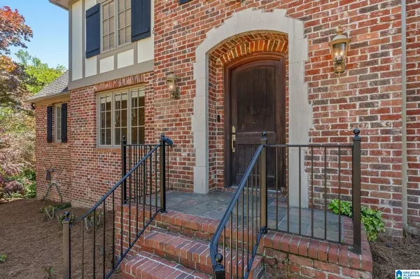 Hoover, AL 35244,5566 LAKE TRACE DRIVE