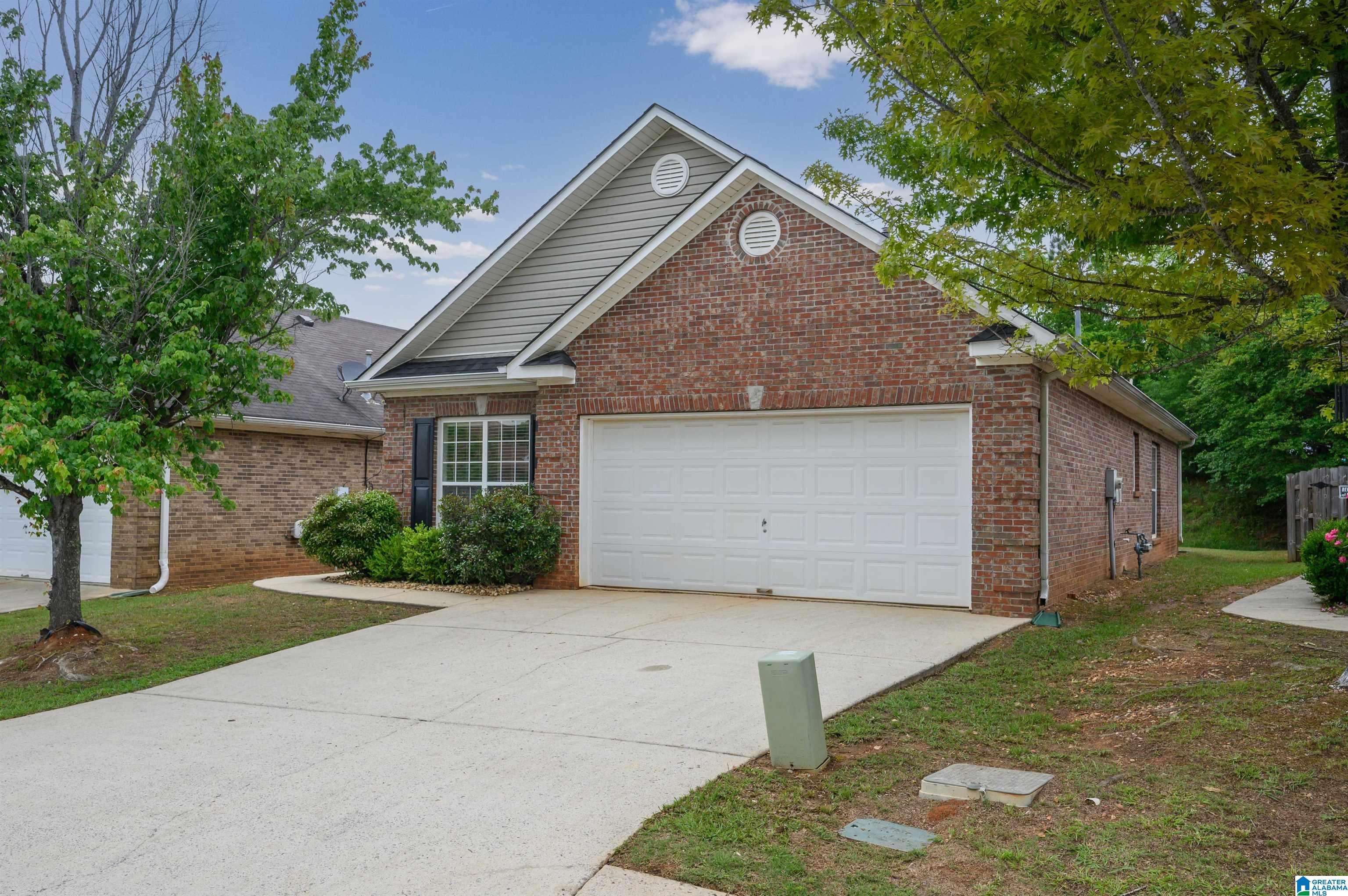 4733 LONGMEADOW DRIVE, Bessemer, AL 35022