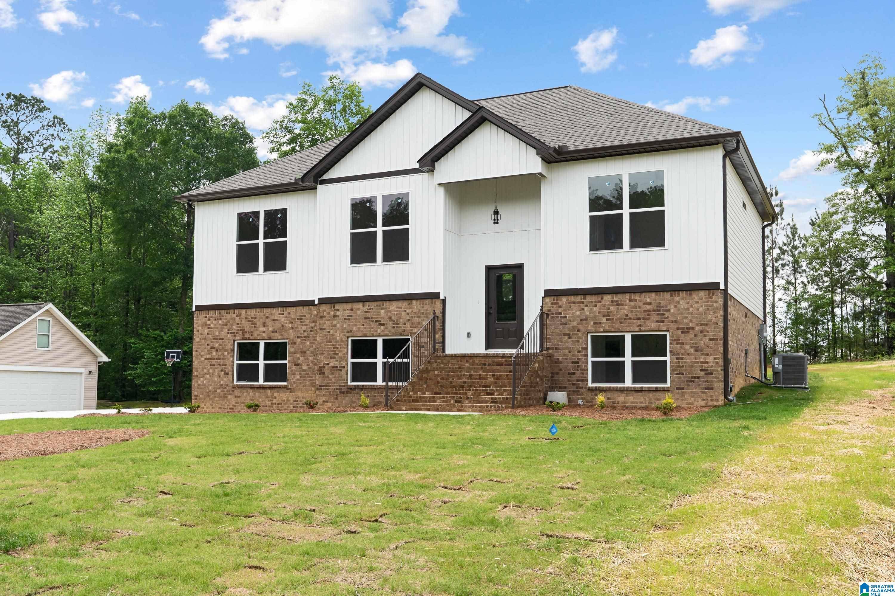 Pell City, AL 35125,670 HILLSTONE DRIVE