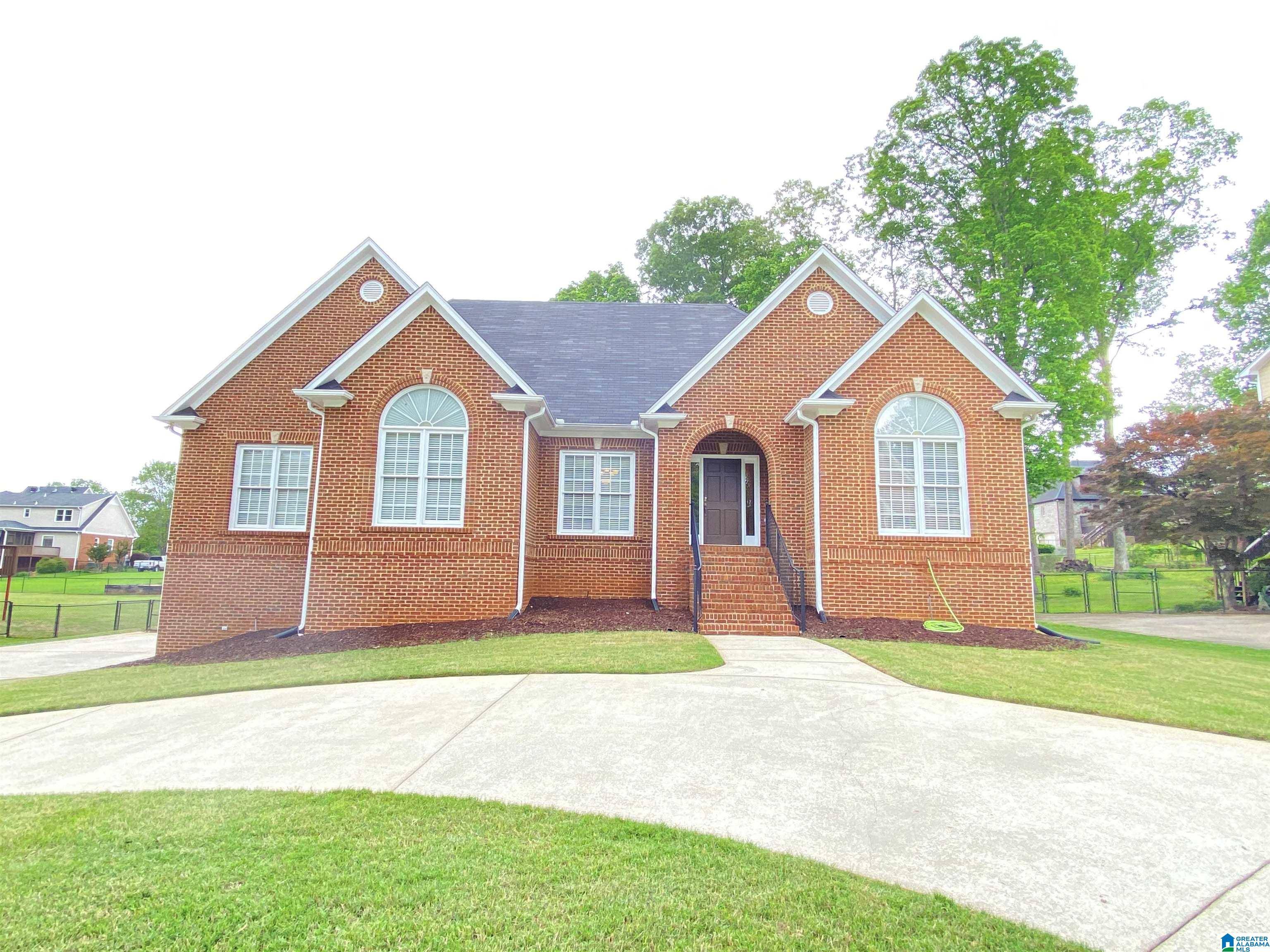 6927 WOODVALE LANE, Trussville, AL 35173