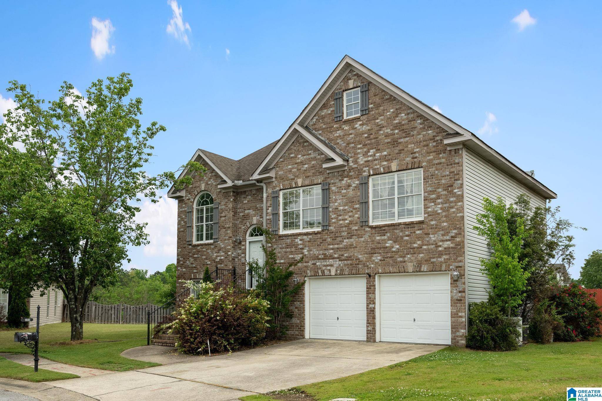 300 STONECREEK CIRCLE, Helena, AL 35080