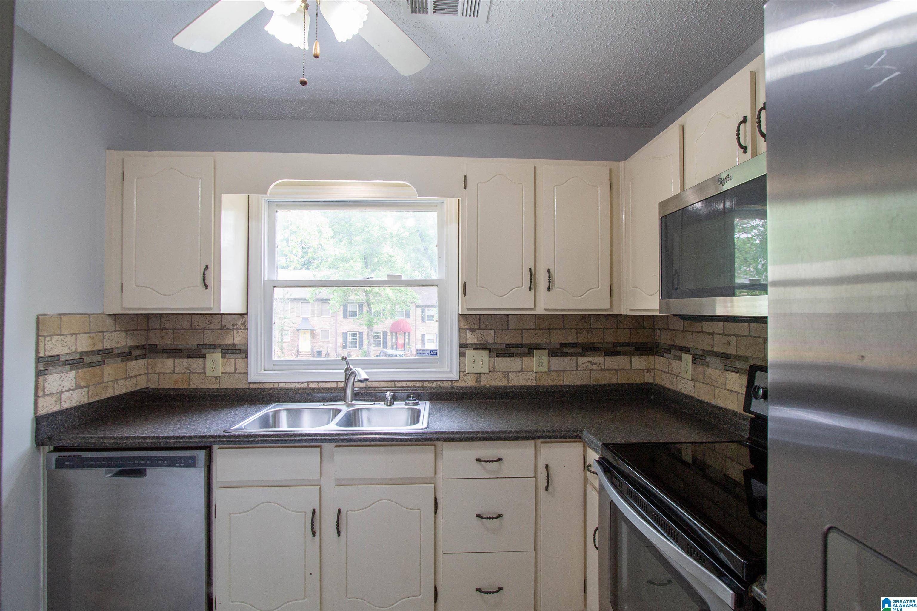 Birmingham, AL 35216,302 OLD ROCKY RIDGE LANE