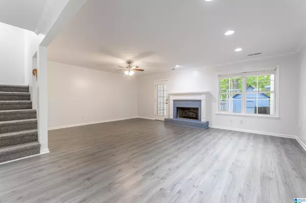 Oxford, AL 36203,422 VILLAGE PLACE