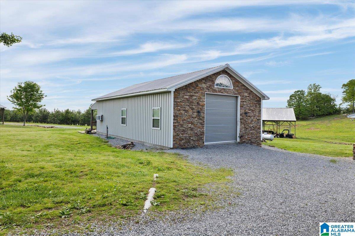 Oneonta, AL 35121,239 GILLILAND ROAD