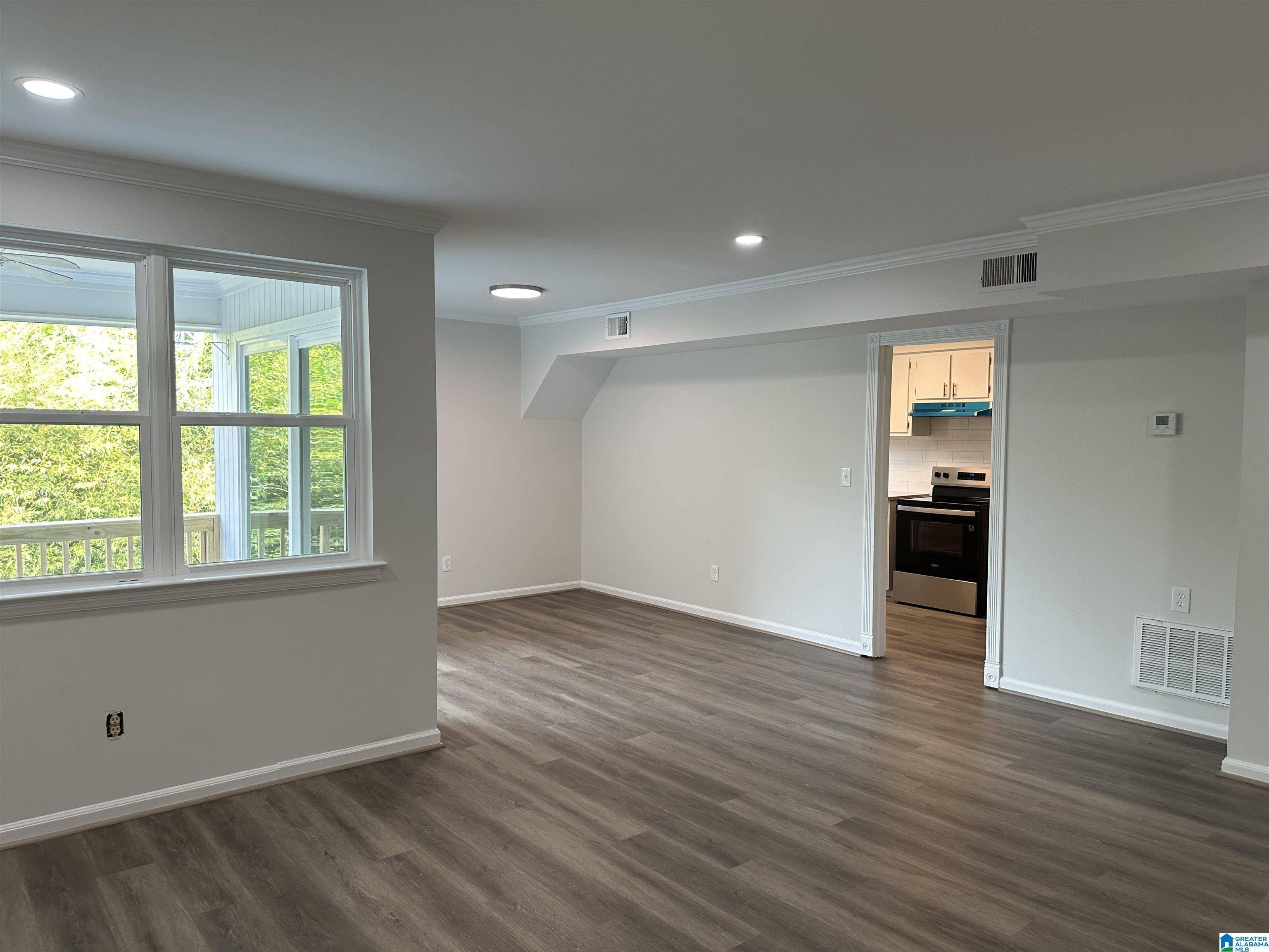 1944 SHADES CLIFF TERRACE #D, Homewood, AL 35216