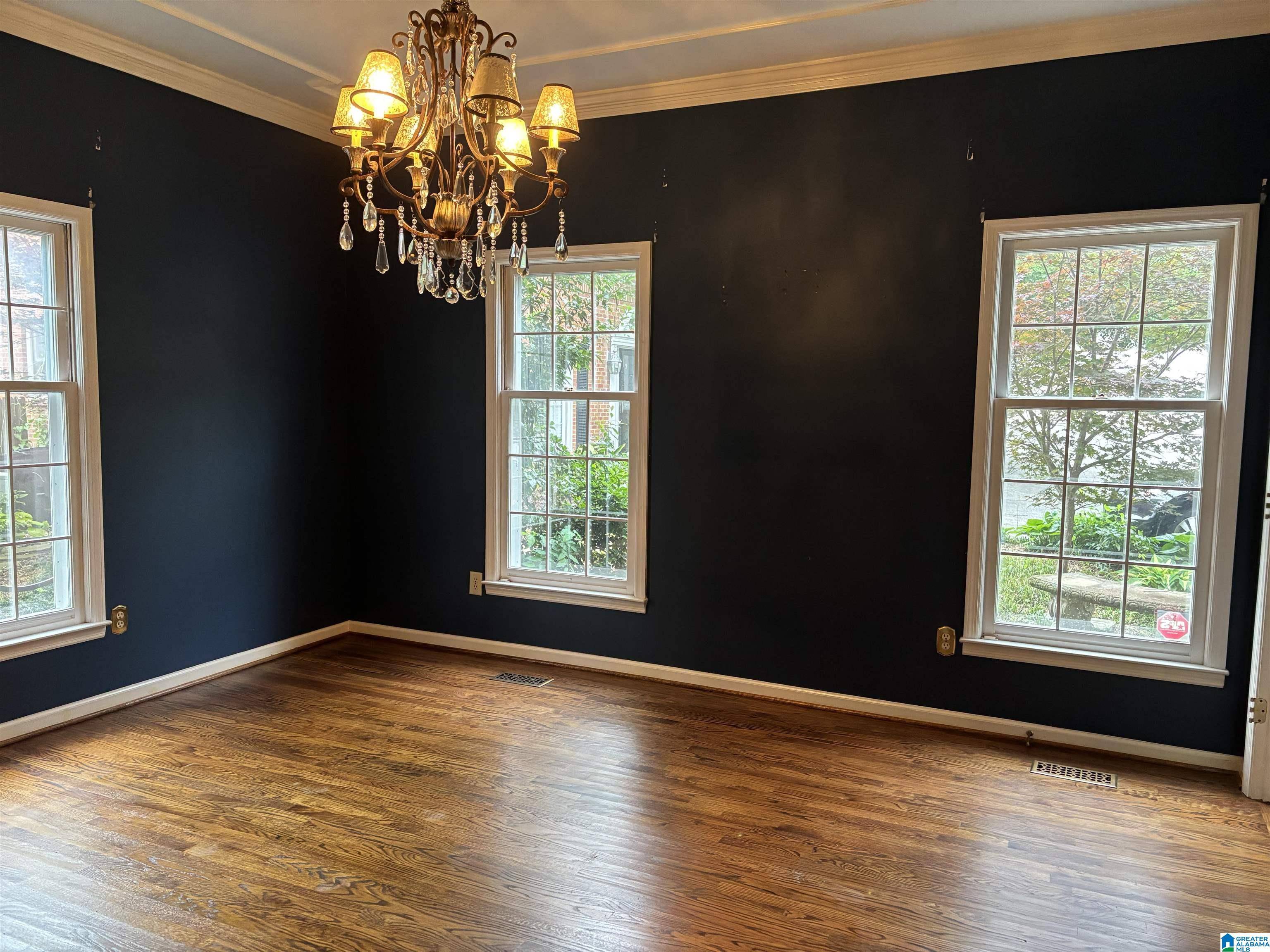 Vestavia Hills, AL 35216,7 THE FALLS DRIVE