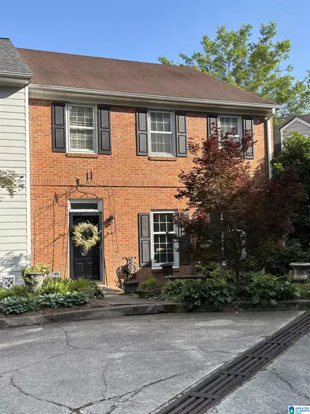 7 THE FALLS DRIVE, Vestavia Hills, AL 35216