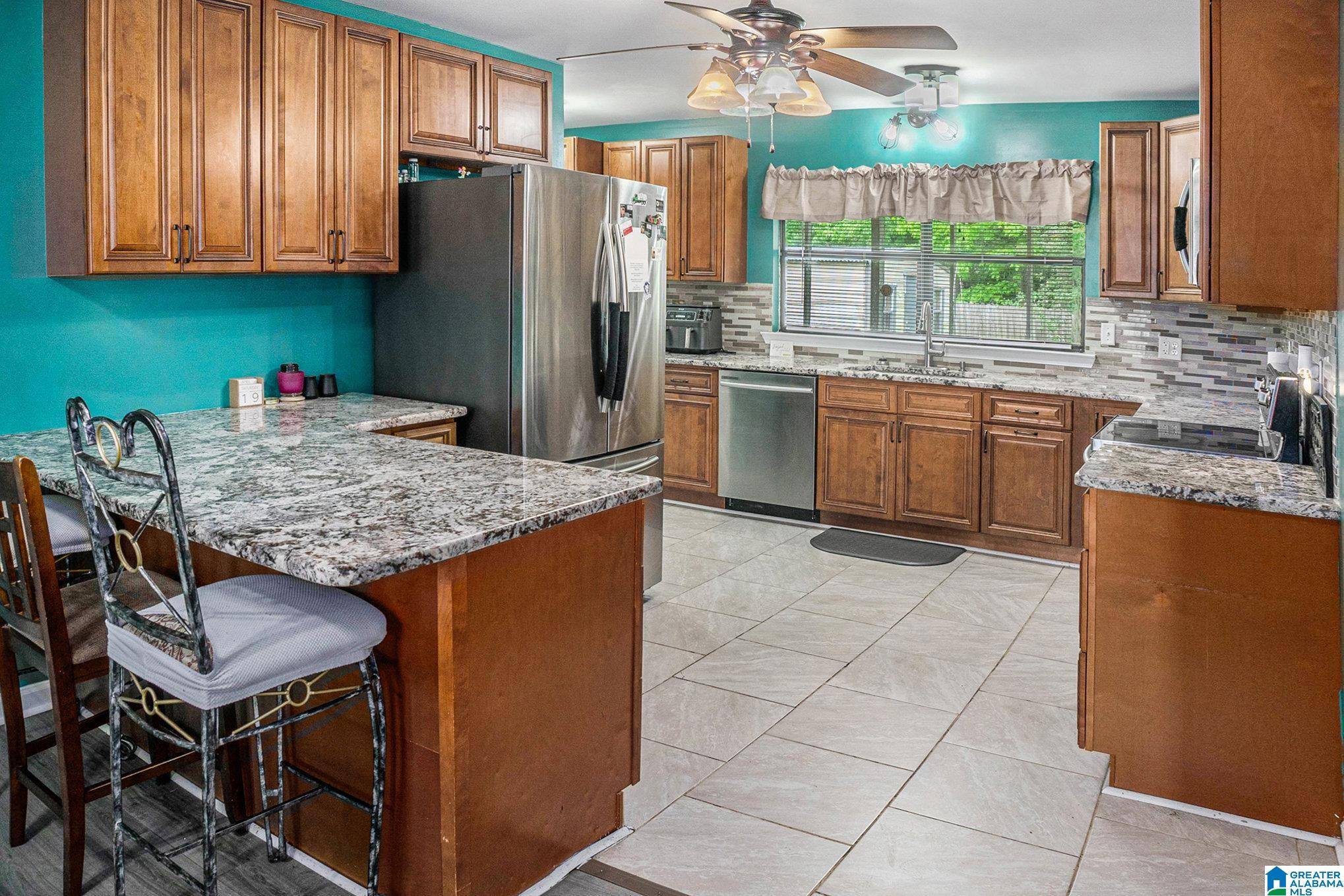 810 12TH TERRACE, Pleasant Grove, AL 35127