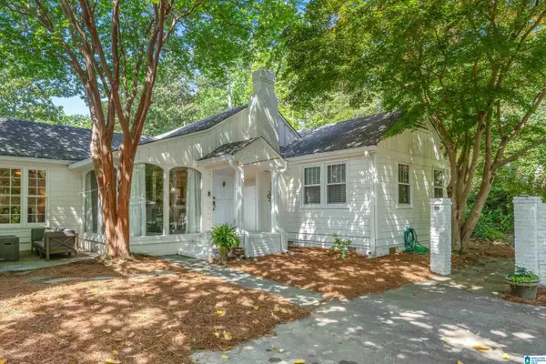 Mountain Brook, AL 35213,204 FAIRMONT DRIVE