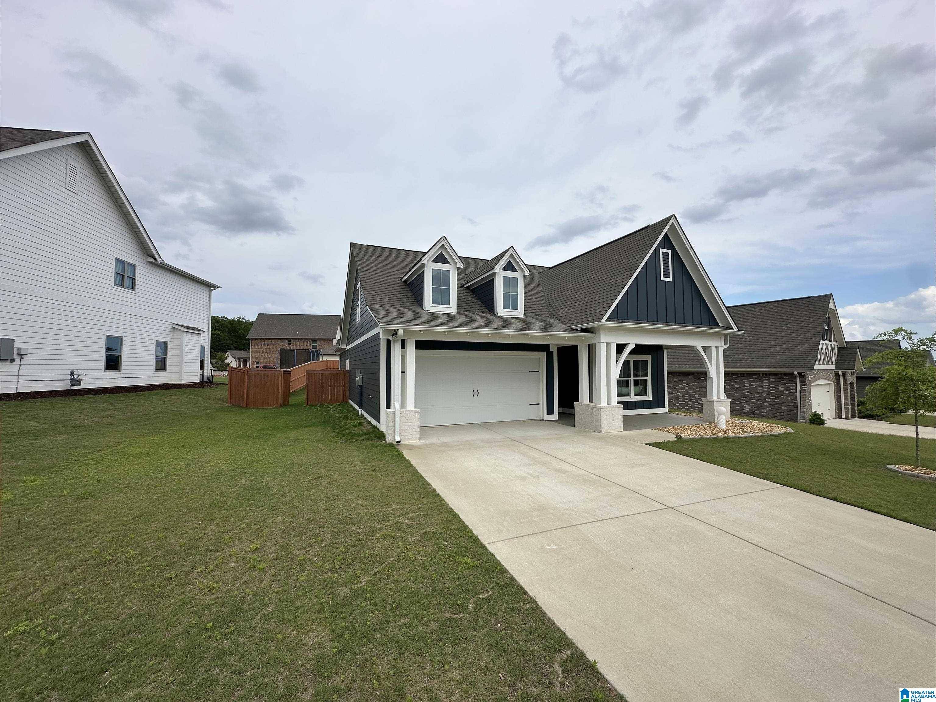 Trussville, AL 35173,5652 LONG VIEW TRAIL