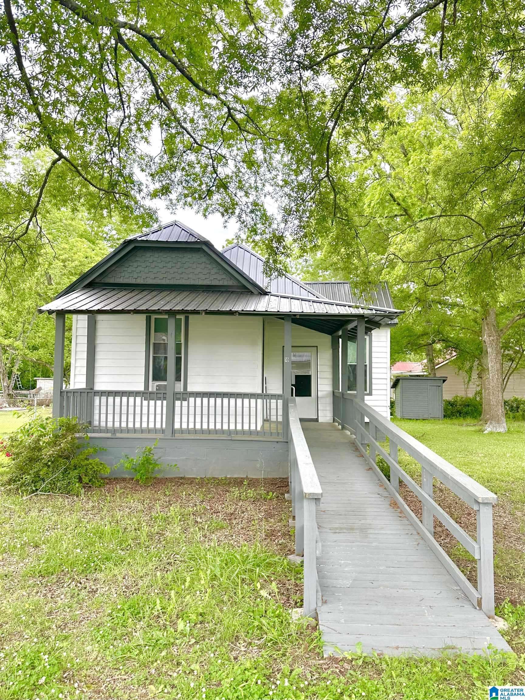 10 COMNOCK AVENUE, Gadsden, AL 35904