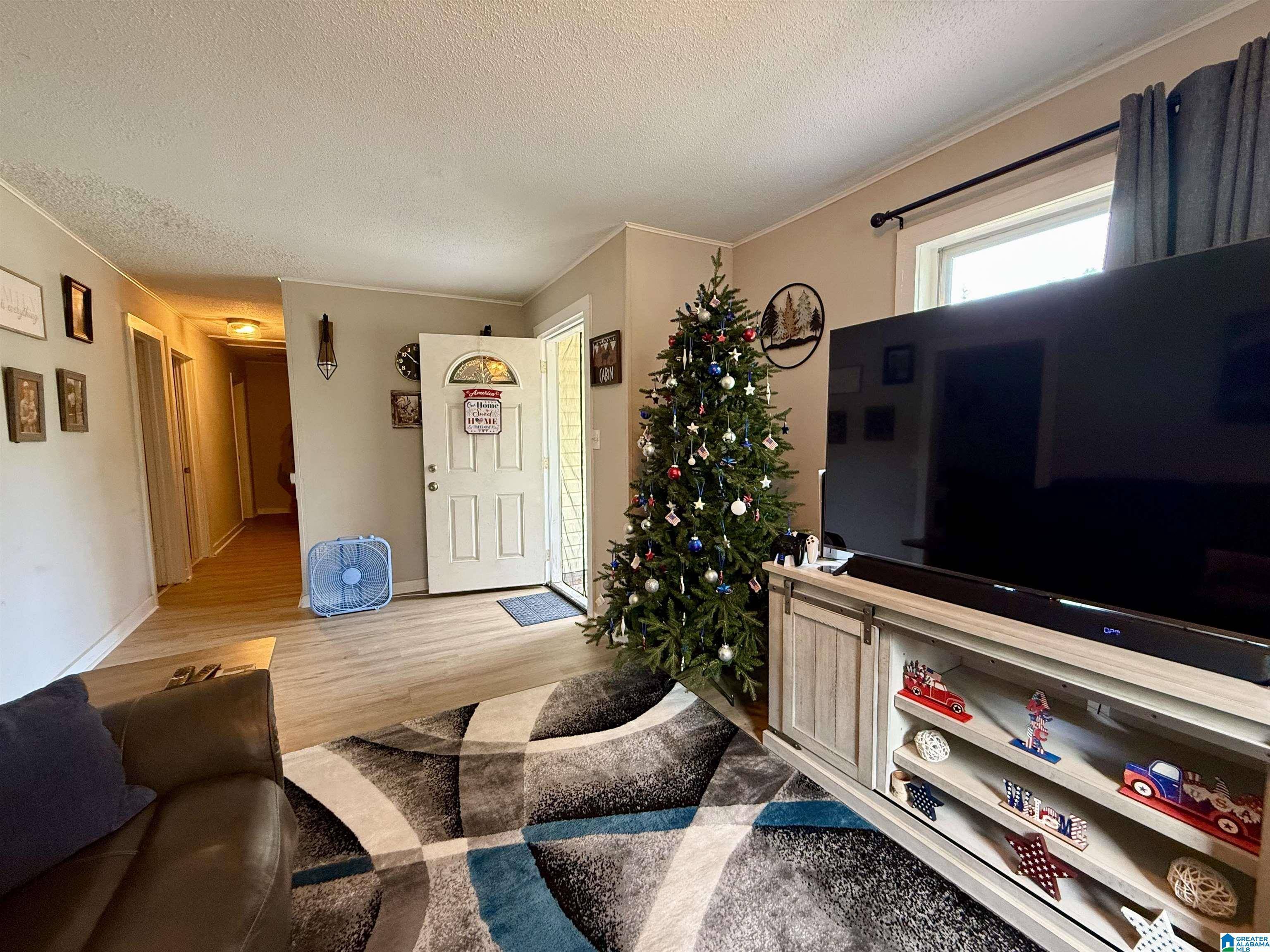 Carbon Hill, AL 35549,945 4TH STREET NW