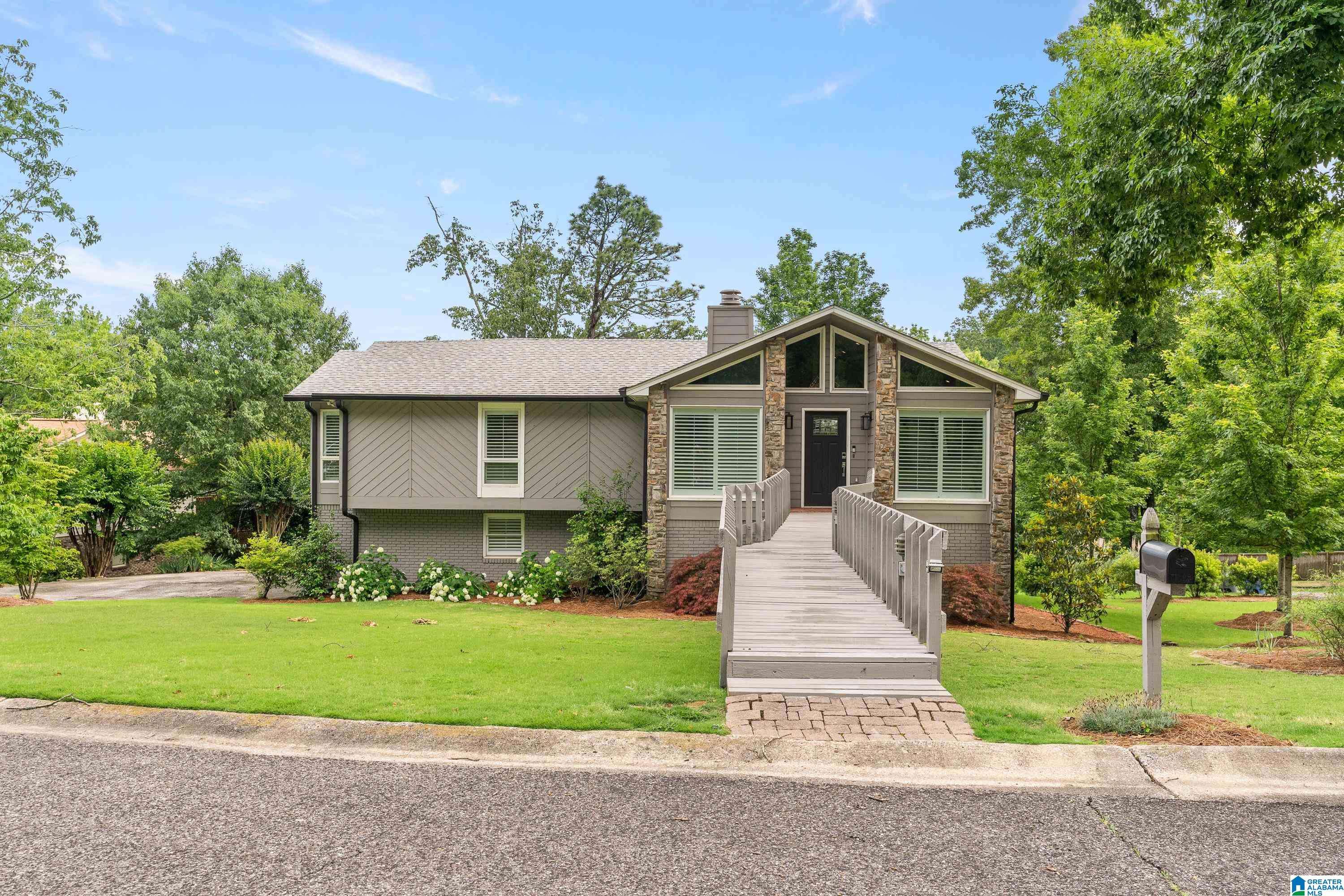 2400 CANDLEBROOK DRIVE, Vestavia Hills, AL 35226