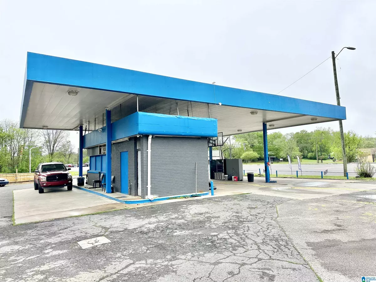 Birmingham, AL 35206,8701 N 1ST AVENUE