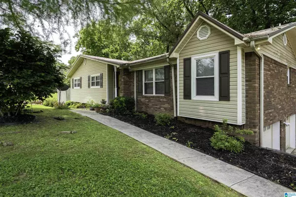 Pleasant Grove, AL 35127,500 2ND TERRACE