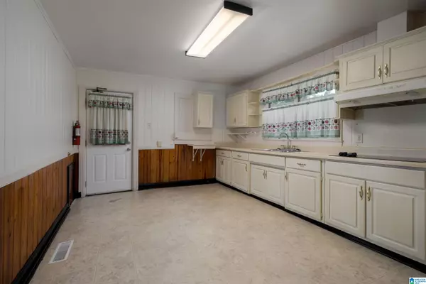 Northport, AL 35476,1514 17TH AVENUE
