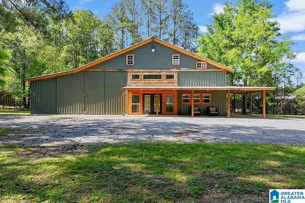 451 PARADISE POINT DRIVE, Columbiana, AL 35051
