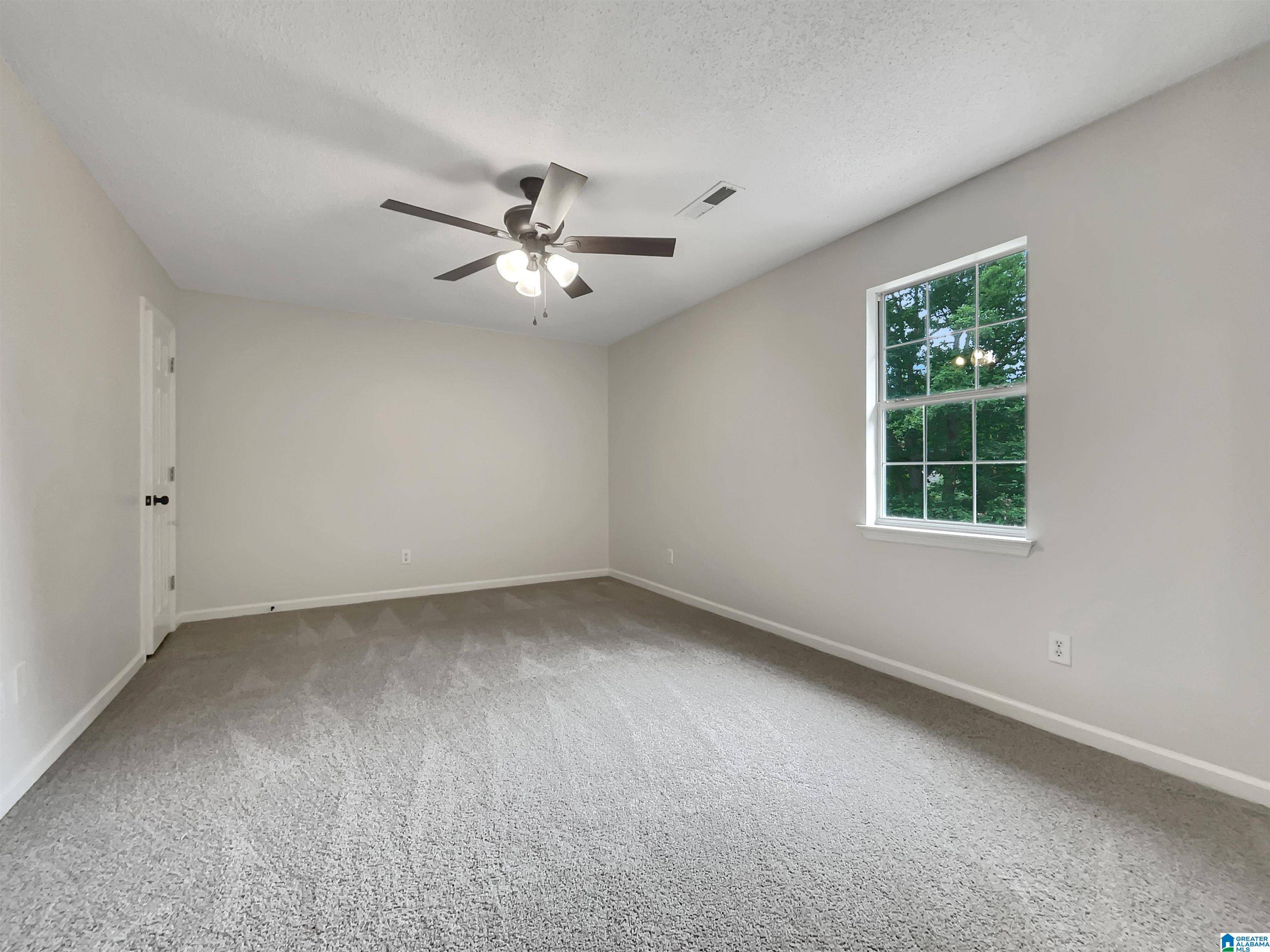 Pleasant Grove, AL 35127,806 14TH AVENUE