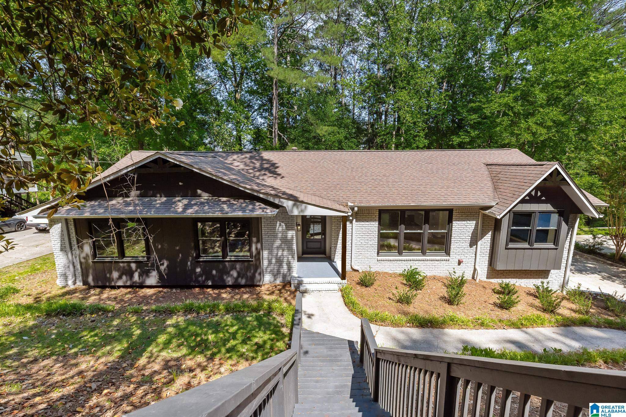 1608 KESTWICK DRIVE, Hoover, AL 35226