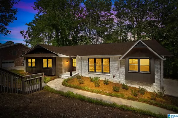 1608 KESTWICK DRIVE, Hoover, AL 35226