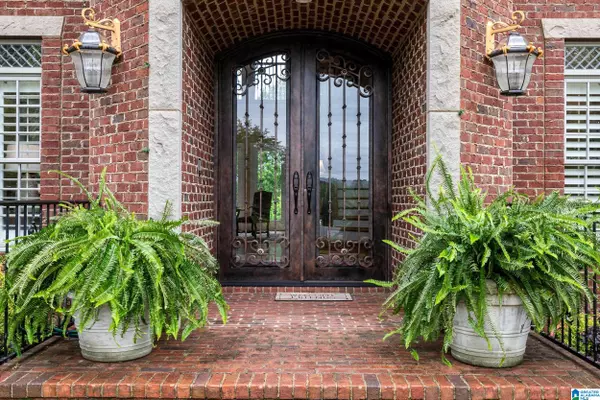 Vestavia Hills, AL 35243,2324 LONGLEAF WAY