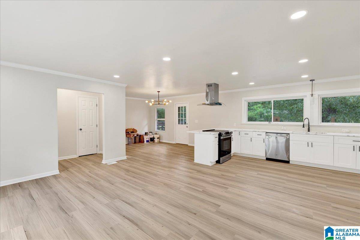 Center Point, AL 35215,2313 4TH STREET NW