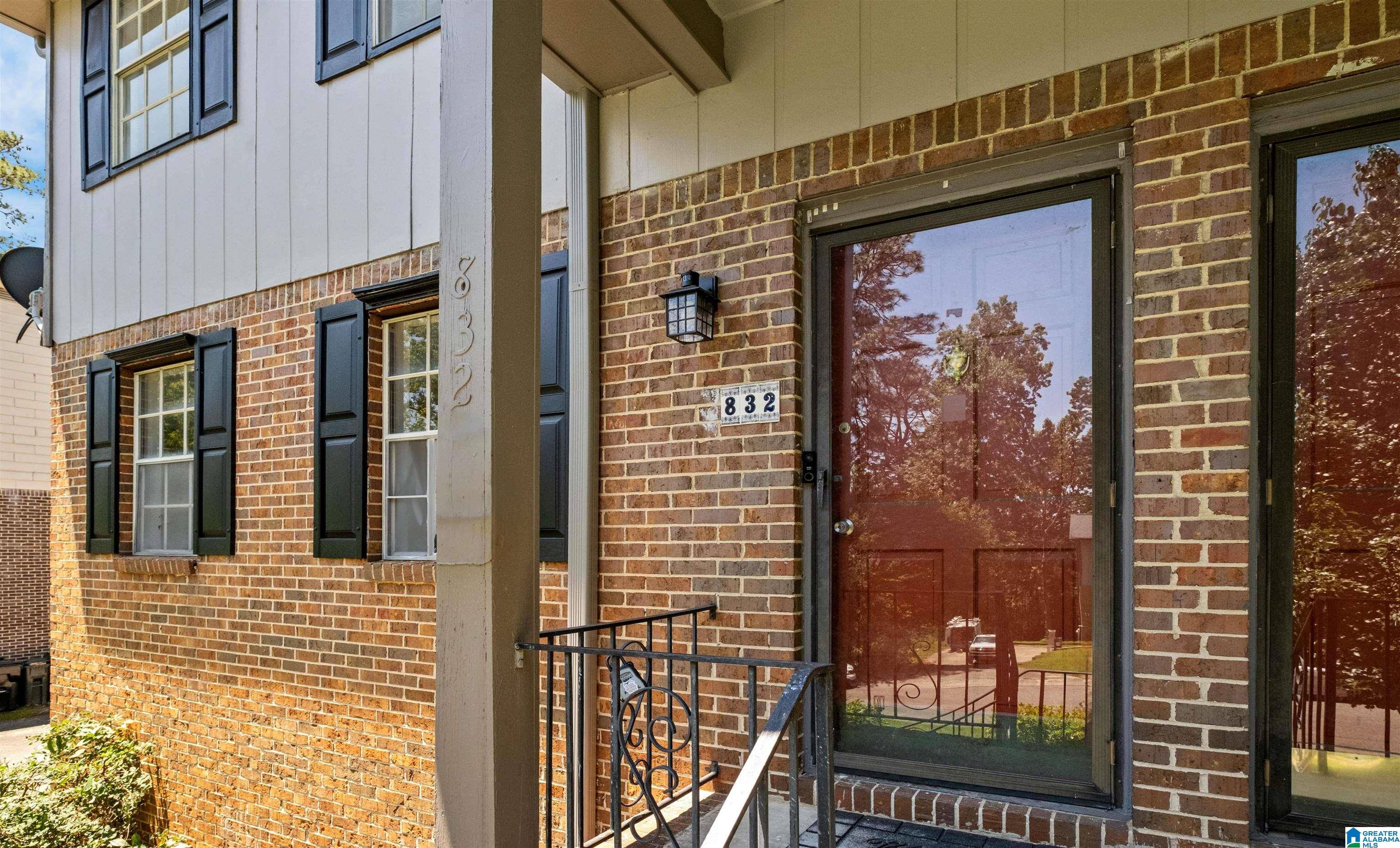 Vestavia Hills, AL 35226,832 LINBARD LANE