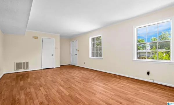 Vestavia Hills, AL 35226,832 LINBARD LANE