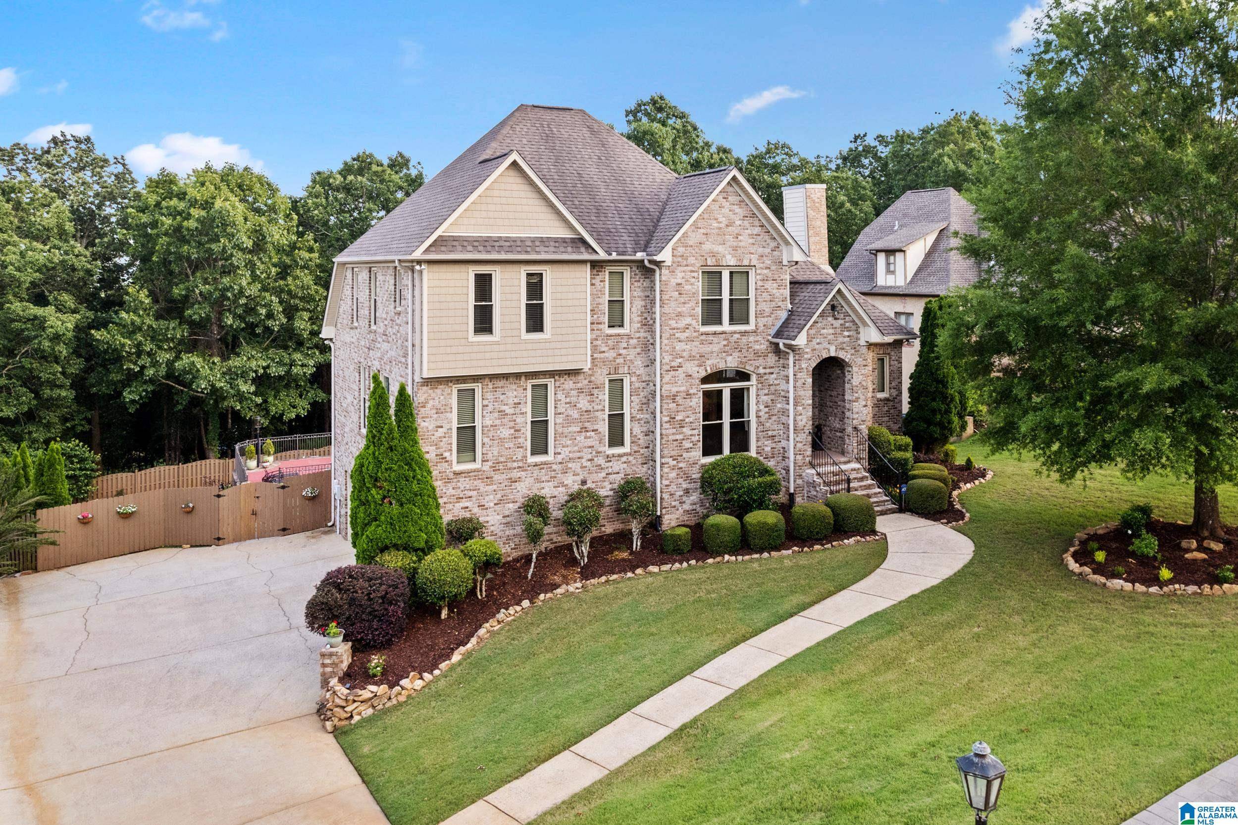 8419 LEDGE CIRCLE, Trussville, AL 35173