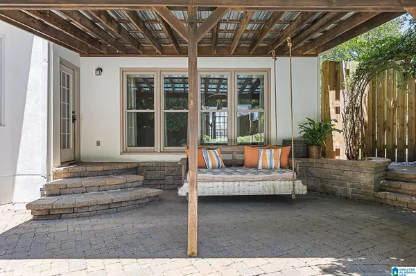 Vestavia Hills, AL 35243,3400 DANNER CIRCLE