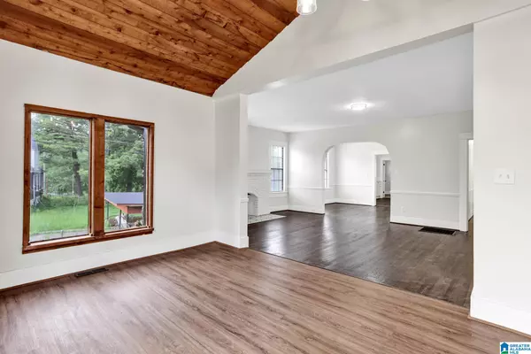 Birmingham, AL 35208,809 15TH STREET W