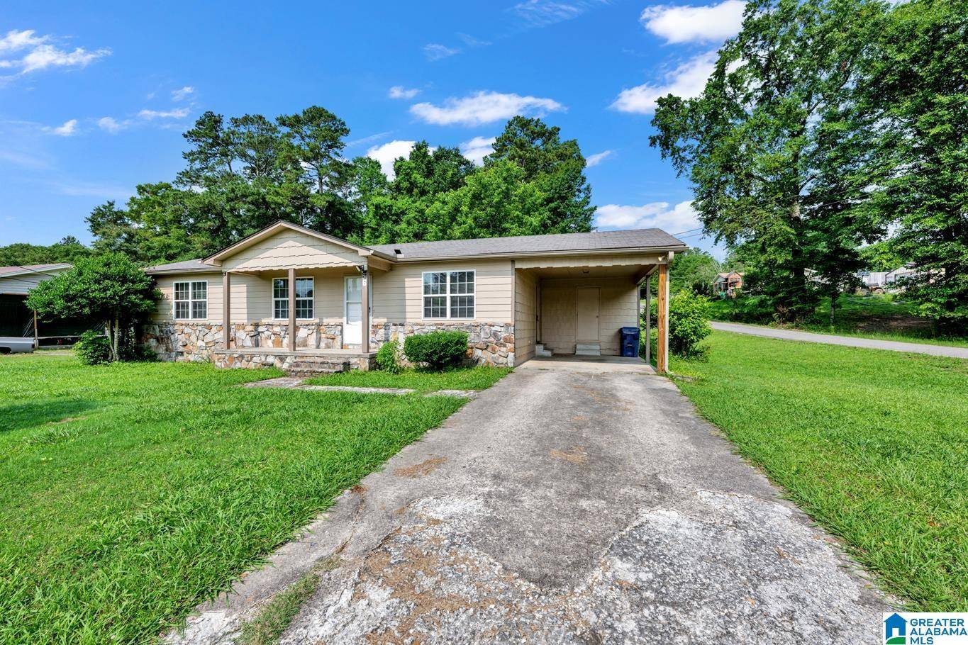 Oneonta, AL 35121,8 FIELDVIEW DRIVE