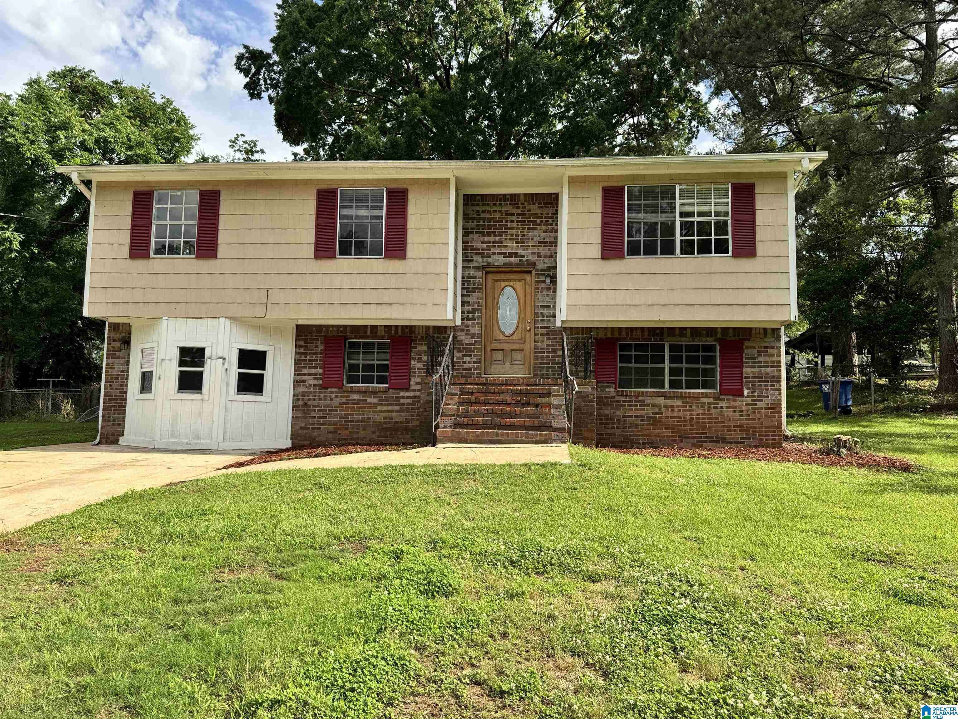 113 STERLING DRIVE, Hueytown, AL 35023
