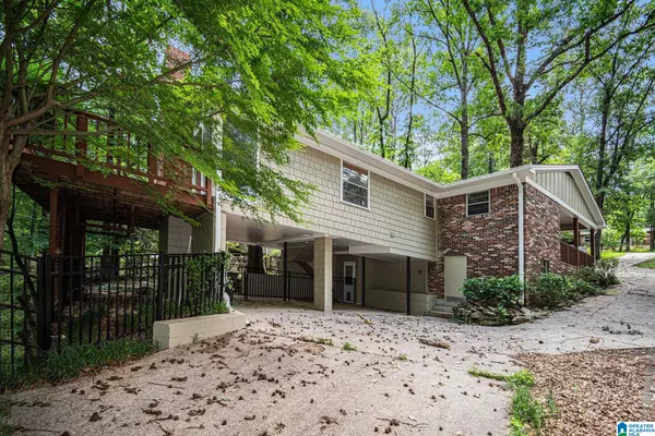 2970 LAKE PARK CIRCLE, Birmingham, AL 35242