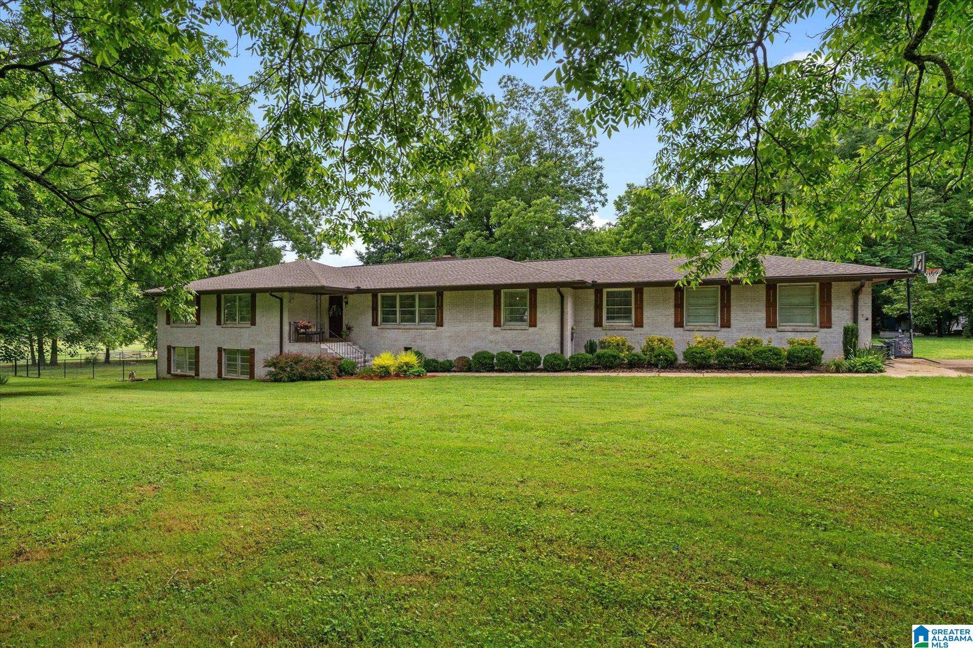 592 ROBERTS STREET, Wadley, AL 36276