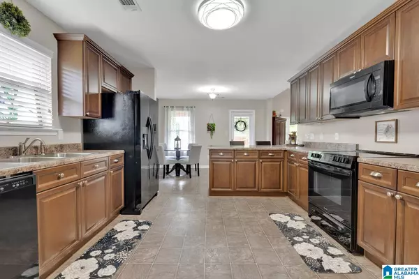Bessemer, AL 35022,3793 WHISPERING OAK DRIVE