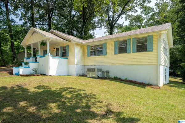 Gardendale, AL 35071,220 HONEYSUCKLE LANE