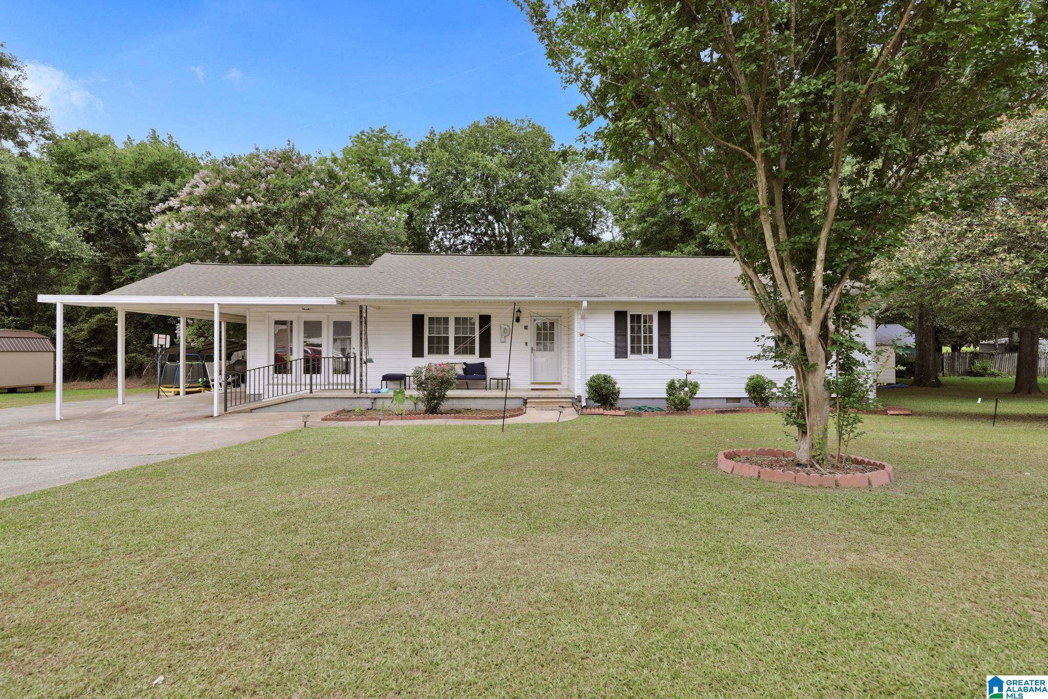 1004 W 6TH PLACE, Sylacauga, AL 35150