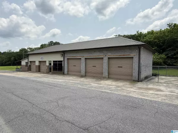 Dora, AL 35062,69 RAILROAD AVENUE