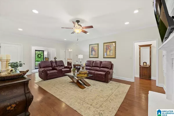 Oneonta, AL 35121,900 PARK AVENUE