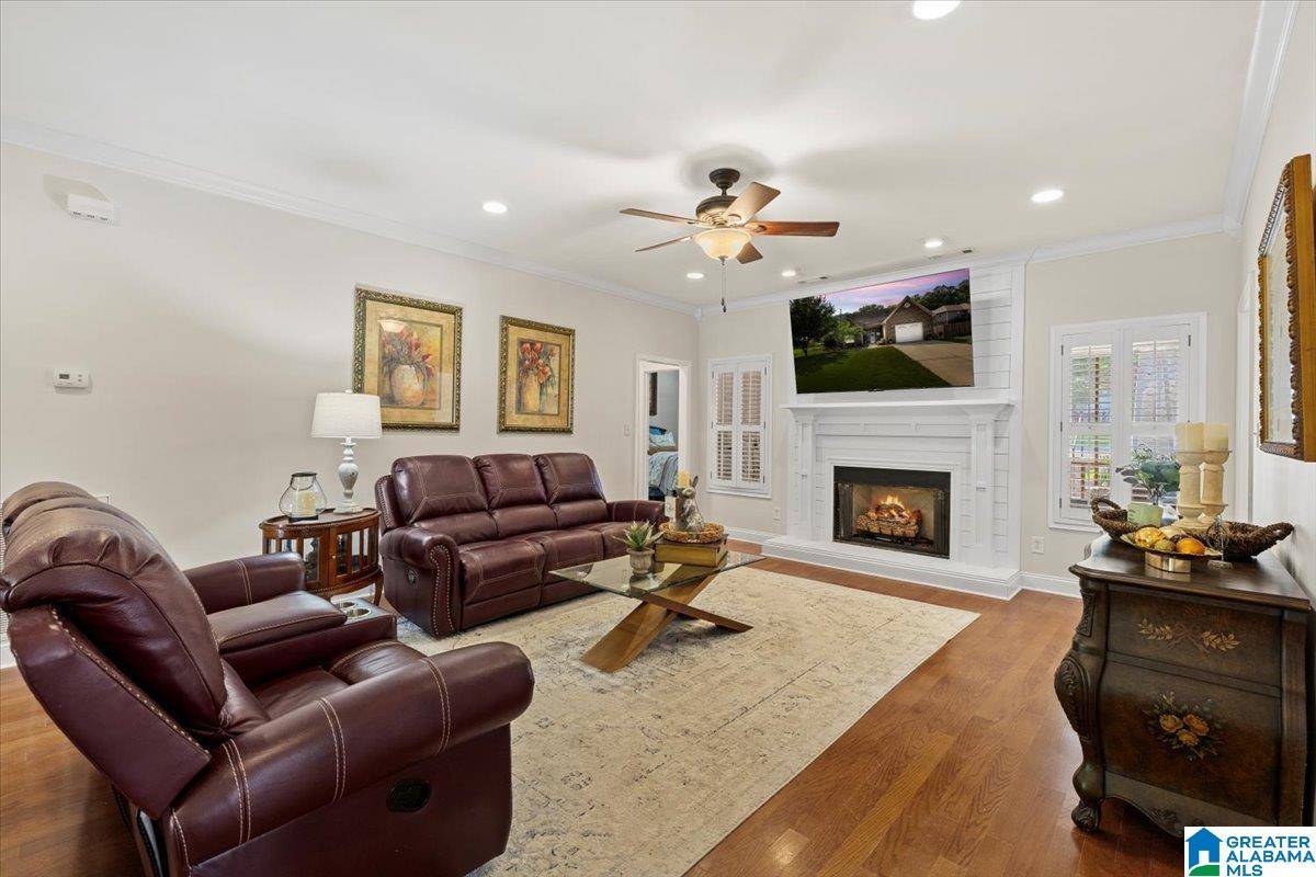 Oneonta, AL 35121,900 PARK AVENUE