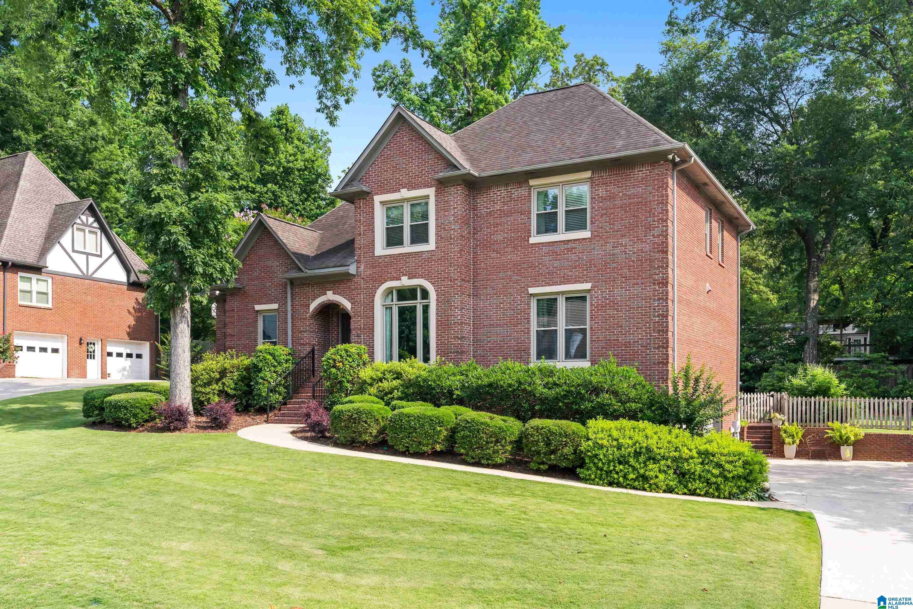 Vestavia Hills, AL 35243,3420 DANNER CIRCLE