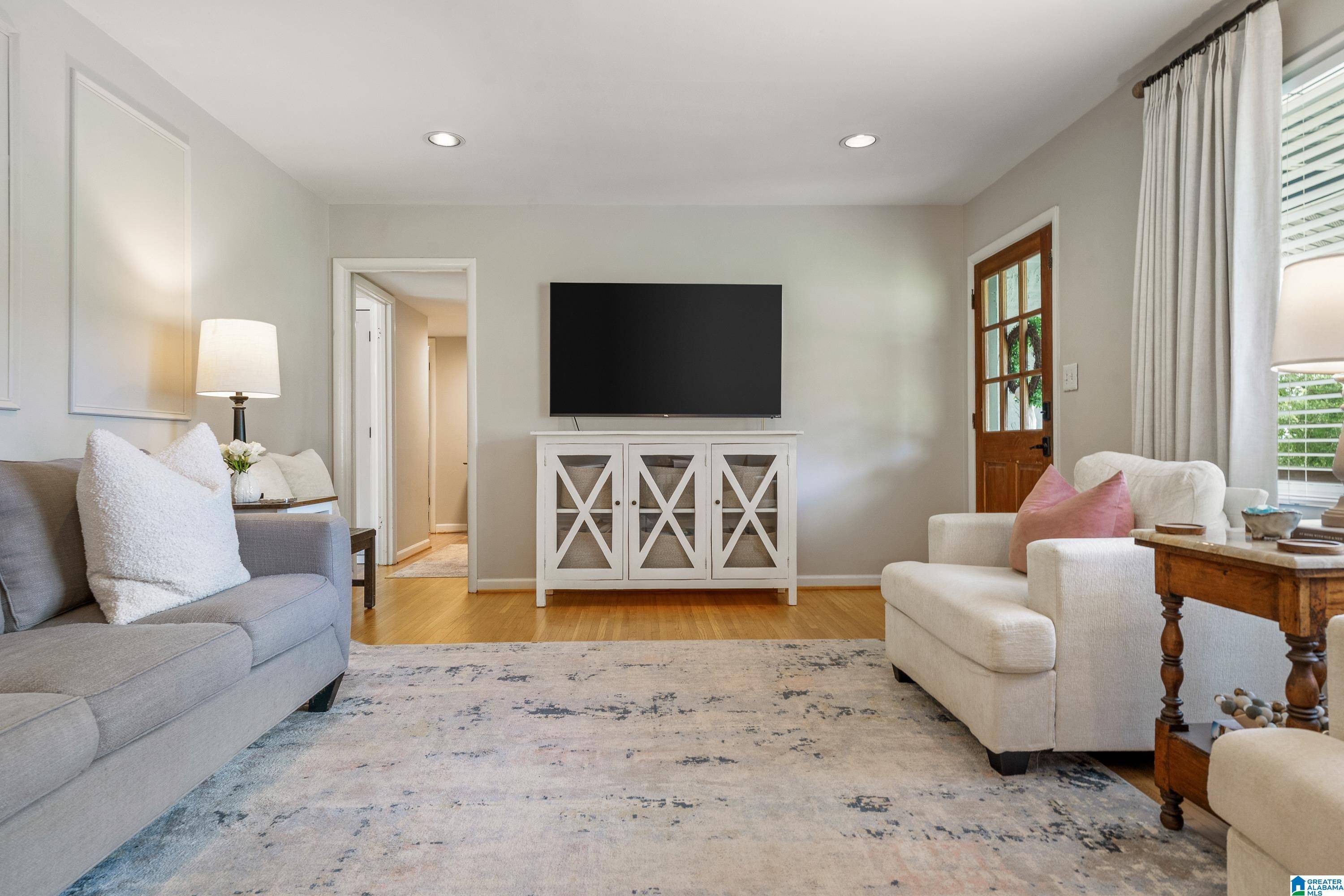 Vestavia Hills, AL 35226,2505 CHATWOOD DRIVE