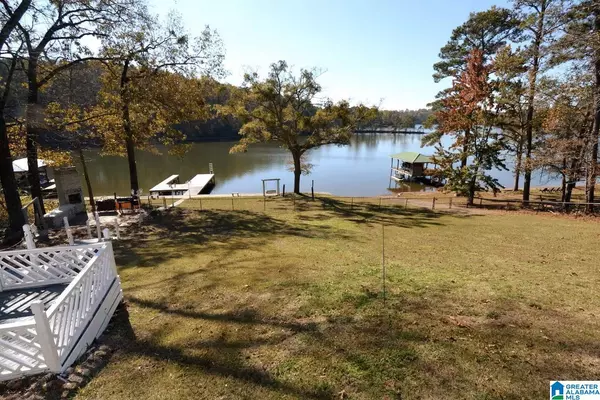 992 CLEAR CREEK DRIVE, Alpine, AL 35014
